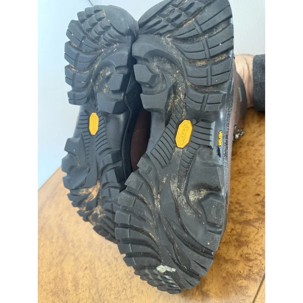 VASQUE 7134 Men's Hiking Boots Brown Leather Vibram Soles Size 10 USA